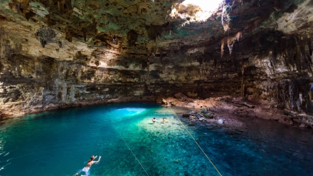 cenote chichen itza, mexique