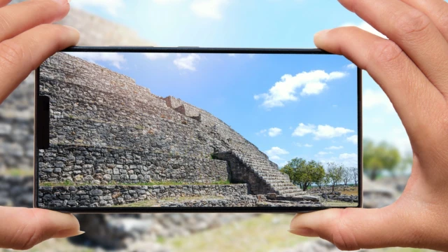 Personne qui prend une photo avec son telephone