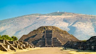 Pyramide de la lune au temple de Teotihuacan que faire visite Mexico tourisme