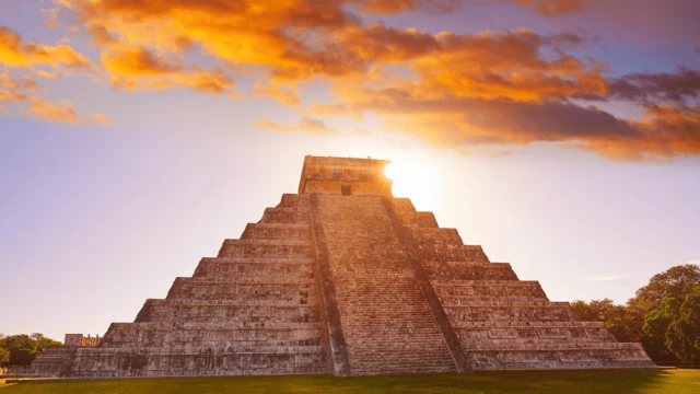 Site archéologique de Chichen Itza à l'aube, Mexique